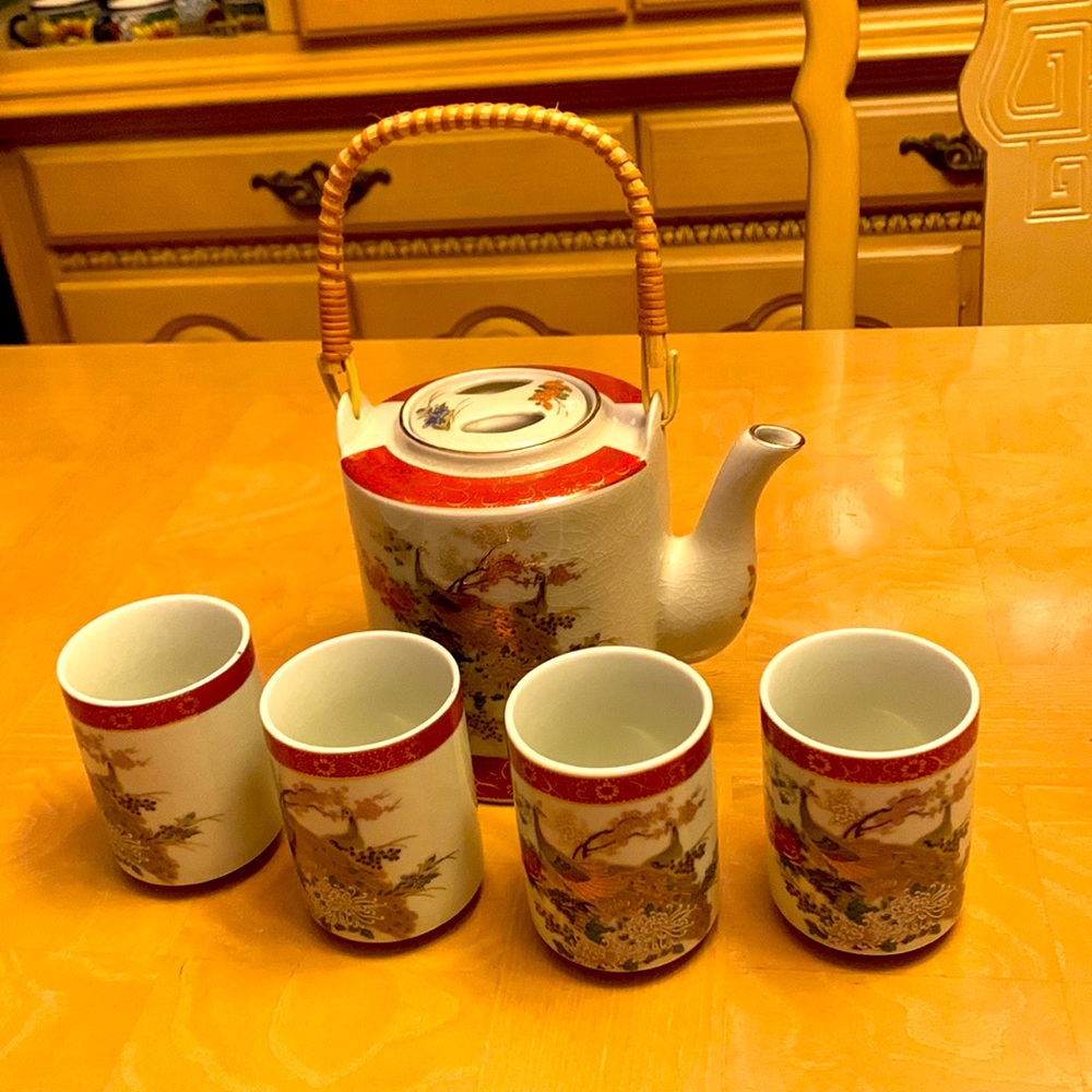 Vintage 1979 Satsuma Japan Peacock teapot set
